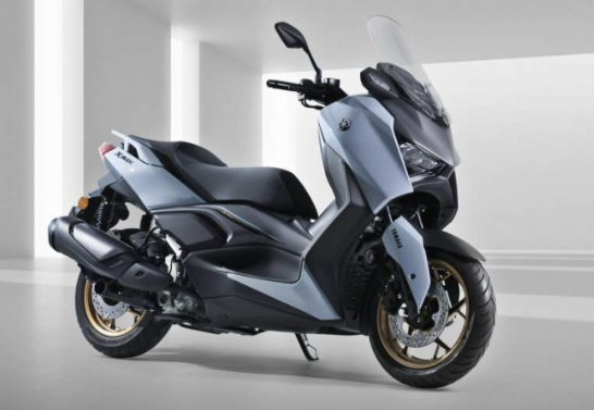 Yamaha XMAX: Maxi Scooter yang Bikin Perjalanan Harian Terasa Lebih Premium   